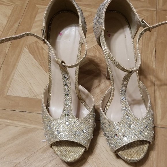 Heels - Picture 6 of 7